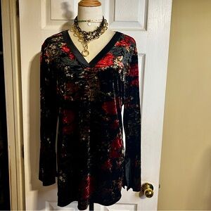 New Venezia Women’s Floral Crush Velvet V Neck Boho Dark Romance Top 14/16